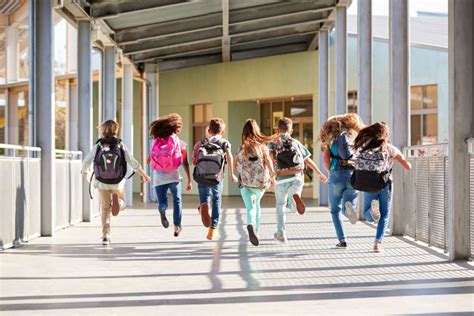 F R Sch Ler Und So Manchen Lehrer Ist Es Niemals Zu Fr H Sich Nach