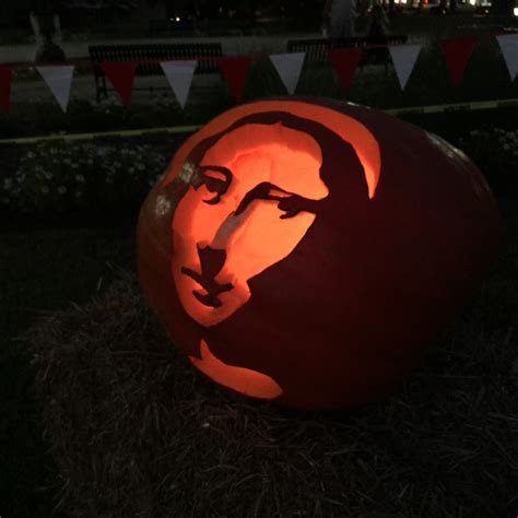 Mona Lisa Pumpkin (better photos) : r/Pumpkins