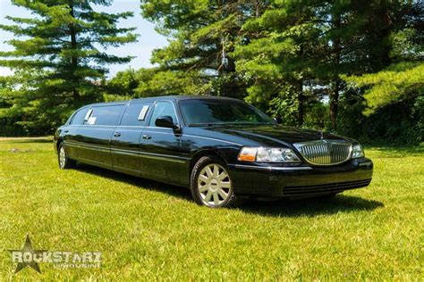 Limousine & Party Bus Rental Service in Ann Arbor | Rockstarz Limousine