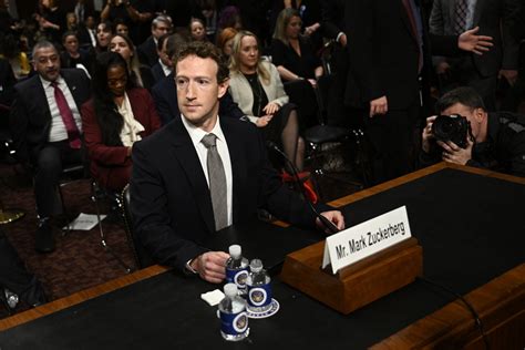 Mark Zuckerberg către părinţii victimelor reţelelor de socializare la