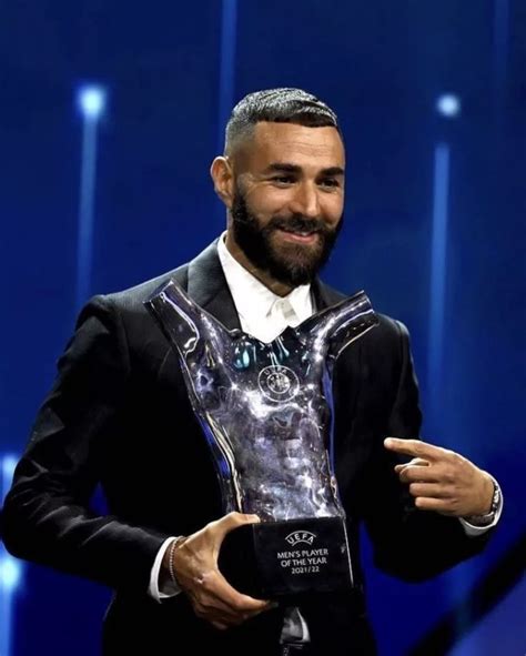 Karim Benzema Wins Uefa Men S Player Of The Year Award Men Players