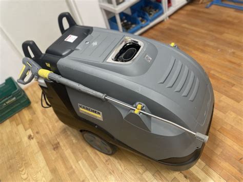 Visokotlačni čistilec KARCHER HDS 695 M