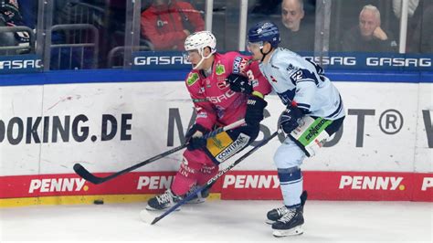 DEL 10 Spieltag Eisbären Berlin bleiben trotz Niederlage