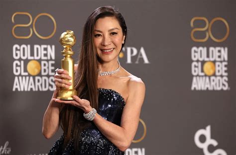 MICHELLE YEOH – MALAYSIA’S FIRST WON AT GOLDEN GLOBE AWARDS – SevenPie ...