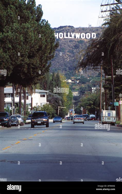 Hollywood Sign from LA street Stock Photo - Alamy