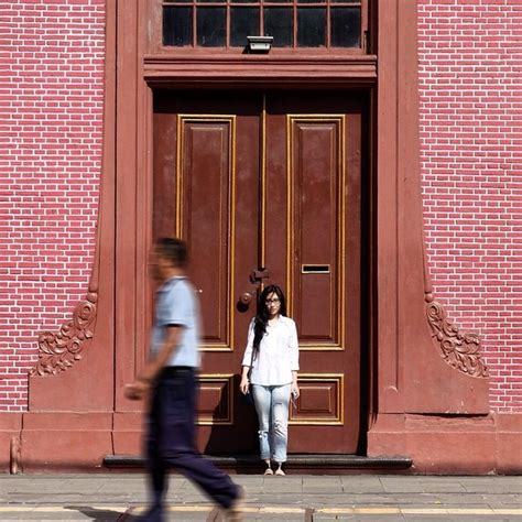 Toko Merah Kota Tua Jakarta Una Hemmings