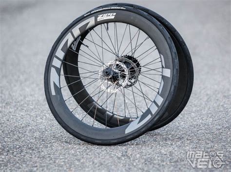 Test des roues Zipp 404 Firecrest Tubeless Disc plus légères et moins