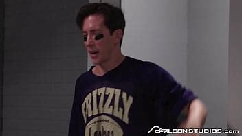 FalconStudios Hunk HOT STEAMY Raw Se Folla El Dulce Culo De Cute Jock XVIDEOS