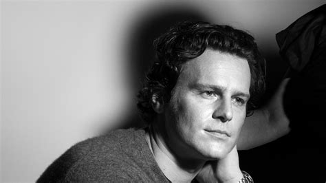 Jonathan Groff Rolls Merrily Back | The New Yorker