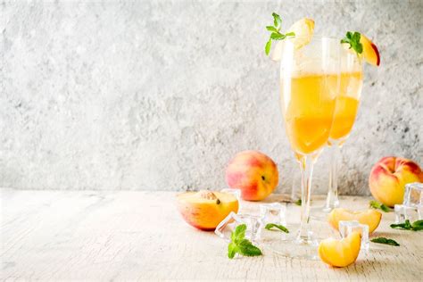 Bellini Peach Spritz La Recette Du Spritz à La Pêche Cocktail Corner