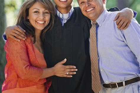 How Should A Mother Dress For A Graduation Leaftv