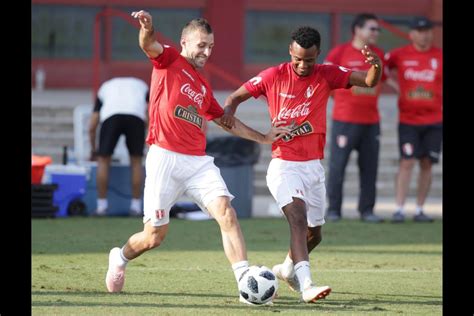 La selección peruana entrena en Miami con miras al partido ante Chile