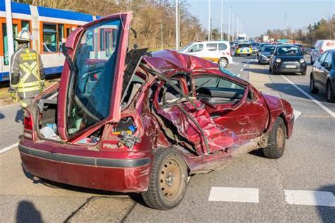 Schwerer Unfall Mit Stra Enbahn In Griesheim