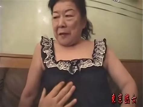 Japanese granny enjoying sex XVIDEOSダウンローダー XVIDEOSの動画をブラウザ上から クリックでダウンロード