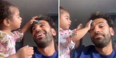 محمد صلاح يشارك ابنته كيان لحظات مميزة بعد الفوز على نيوكاسل فيديو