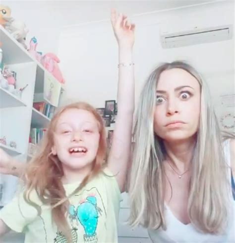 Martina Stella Il Video Con La Figlia Su Tik Tok