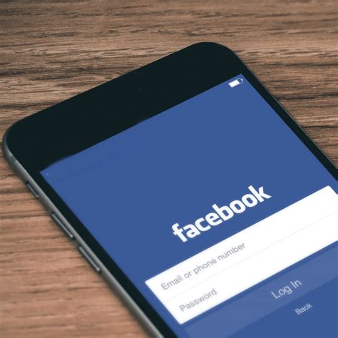 Facebook ayudará a los padres con nuevo portal Hola Telcel