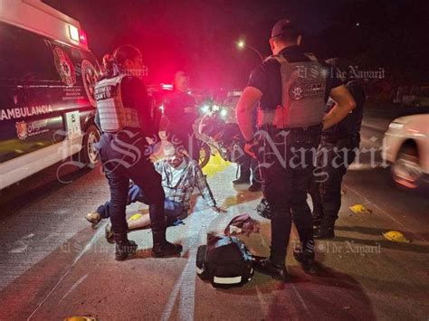 Ebrio sujeto derrapa en su motocicleta en Av México El Sol de Nayarit