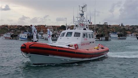 Cadaveri In Un Barcone Verso Lampedusa Neonato Scivolato In Mare Dopo