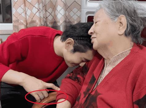 B N G I Hot Girl L Nh N I V I Hu Nh Hi U Minh Ch P Nh N Chuy N T Nh Trong B Ng T I