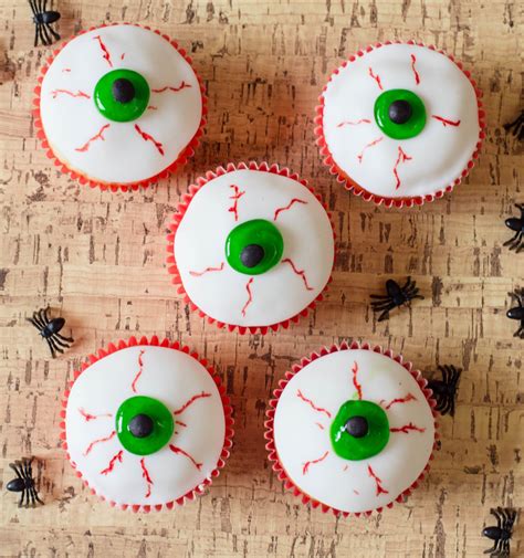 Easy Halloween Eyeball Cupcakes Powered By Mom