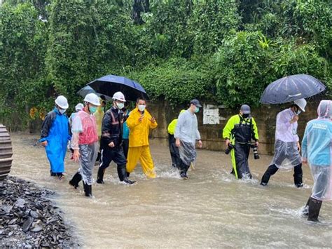 豪雨狂炸高雄一晚後 陳其邁曝最新災情 里長說話了 政治 中時新聞網