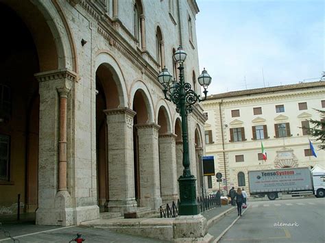 Perugia Palazzo Della Provincia E Della Prefettura Garnek Pl