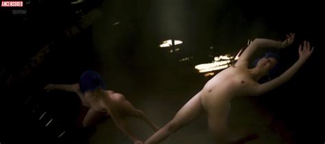 Naked Amanda Britto In O Grande Circo Mistico