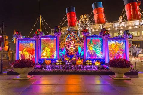 13 Perfect Halloween Photos from Tokyo Disney Resort