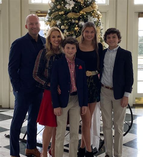 Elisabeth Hasselbeck’s Family Makes Her Smile! Meet ‘The View’ Alum’s 3 ...