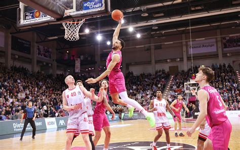 Telekom Baskets Bonn JordonEleena