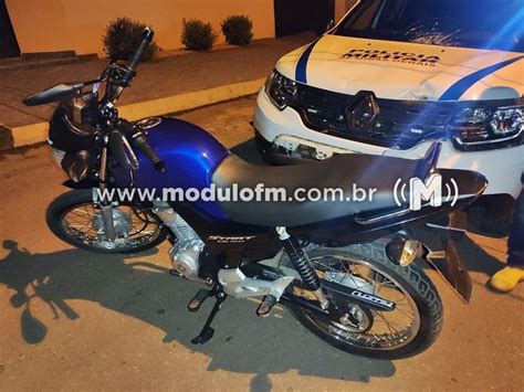 Motociclista Inabilitado Tenta Fugir De Abordagem Policial E Bate Em