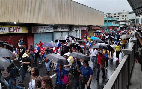 Marchas Avanzan Hacia La Presidencia En Contra Del Contrato Minero