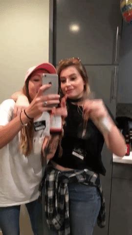 Lesbian Youtubers Vloggers Of The Lesbian Kind The L Chat