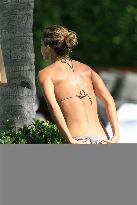 Gisele Bundchen Shows Hot Body On The Beach And An Ass Porn Pictures Xxx Photos Sex Images