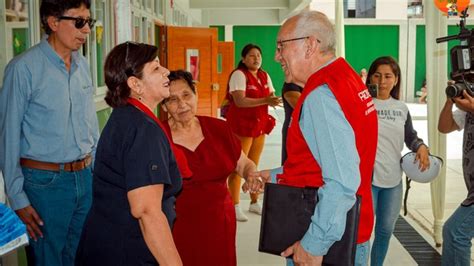 Ministro de Educación Oscar Becerra inaugura la IE Rosa Suarez Rafael