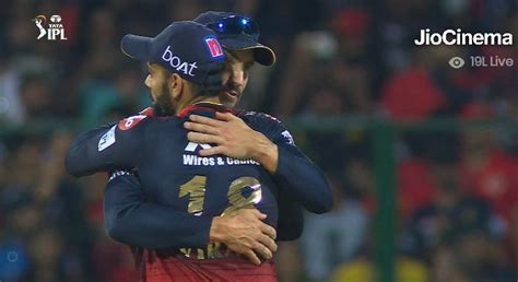 Virat Kohli Fan Club On Twitter The Hug Moment Of Virat Kohli And Faf