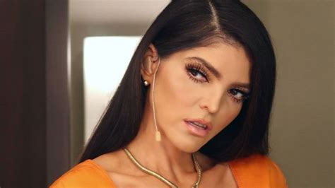 Ana B Rbara Presume Cinturita En Atrevido Bikini Y Luce Cuerpazo A Sus A Os