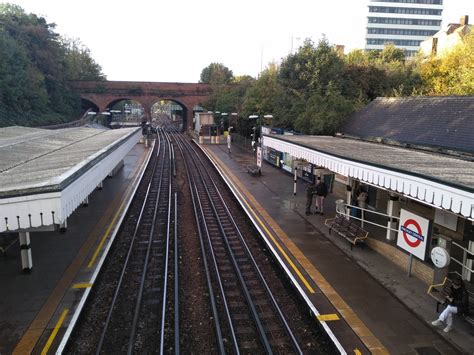 Tube strike suspended following mayor's intervention - Barnet Post
