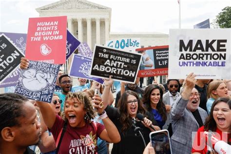 Photo Supreme Court Overturns Roe V Wade Was Upi