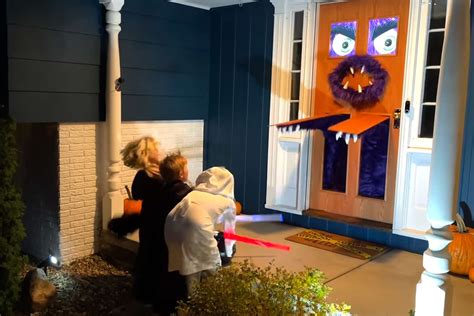 Iowa Dad Behind Viral Halloween Costumes Creates The Monstdoor