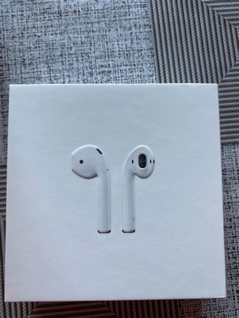 AirPods 2019 (MV7N2) with Charging Case — купить Apple AirPods 2 MV7N2 ...