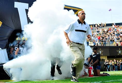 Deadspin Vanderbilt Suspends Football Players Amid Sex Crimes Investigation