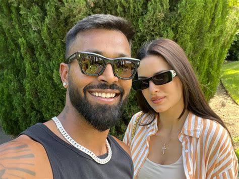 Hardik Pandya Comments On Natasa Stankovic S Post Shares First Public