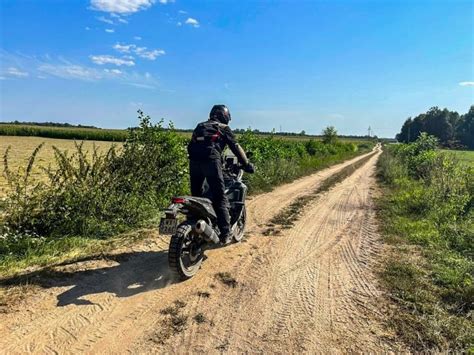 10 wskazówek jak jeździć motocyklem w terenie czyli offroad dla