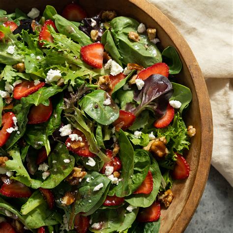 mixed green salad