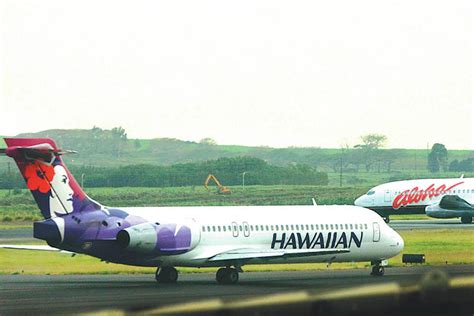 Alaska Air to buy Hawaiian Airlines in a $1.9 billion deal that may ...