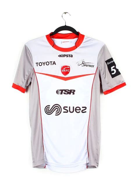 Valenciennes 2016-17 Away Kit