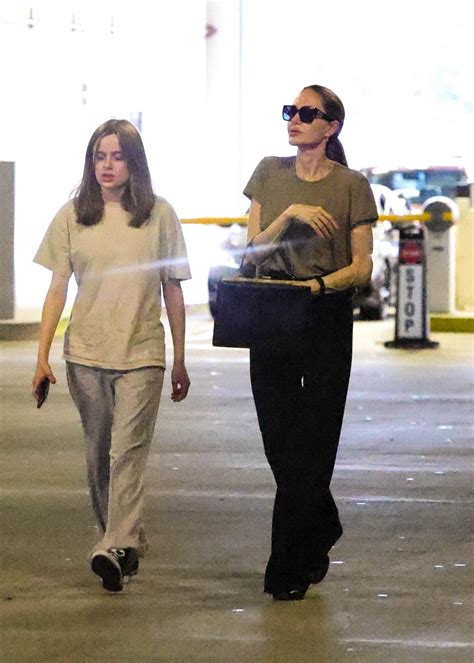 Angelina Jolie goes shopping with daughter Vivienne