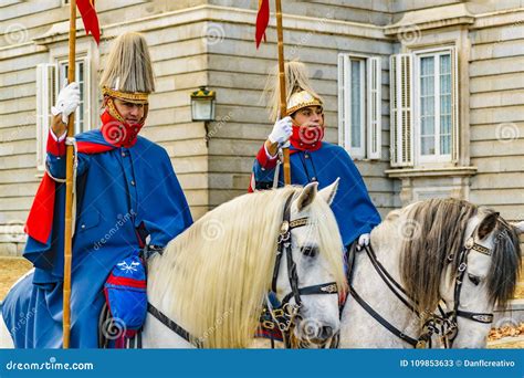 Royal Palace Guards, Madrid, Spain Editorial Stock Photo - Image of people, rider: 109853633